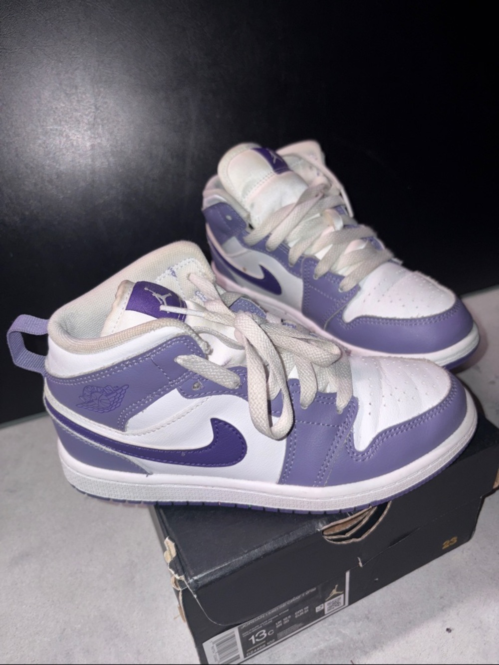 🍇Boys Air Jordan 1 Mid Sneakers Size 1.5 - Picture 2 of 5